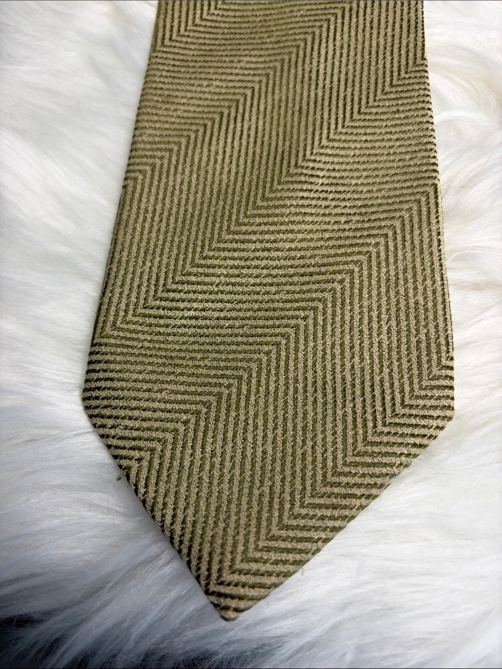 Textured Milano Silk Gold Zigzag Woven Tie